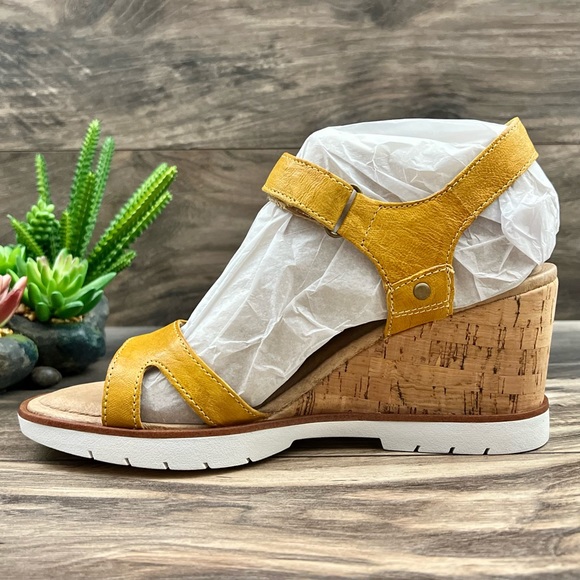 NIB Sofft Cyndy Strappy Wedge Leather Sandal Lemon Yellow - Picture 7 of 12